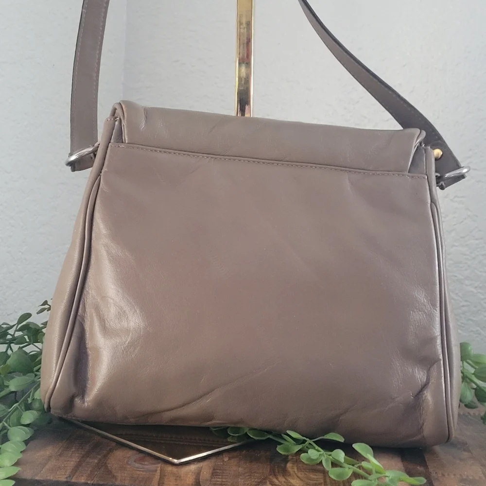 Etienne Aigner elegant taupe crossbody bag - Picture 7 of 11